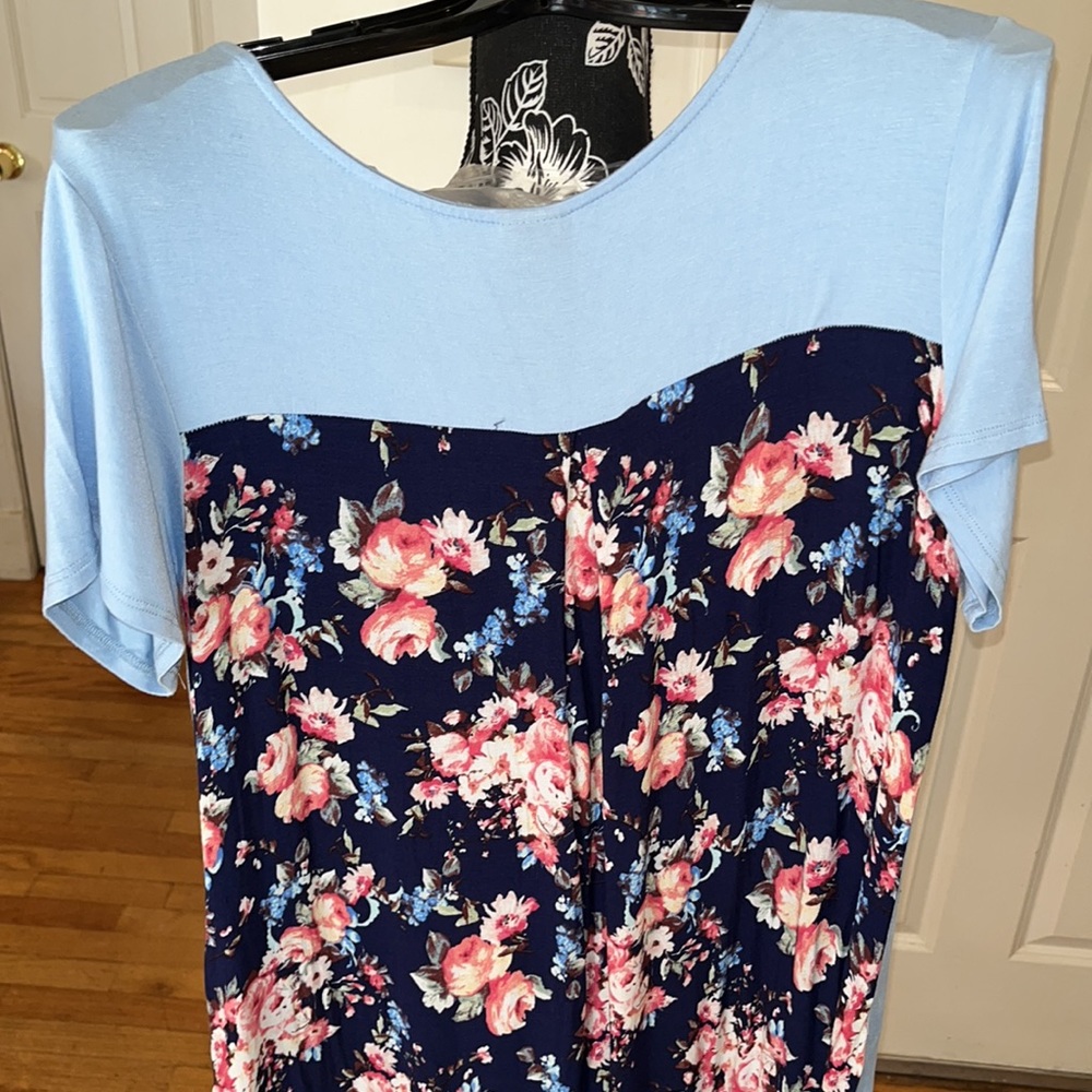 Agnes & Dora size large light blue front high low tee navy print back - Picture 2 of 16